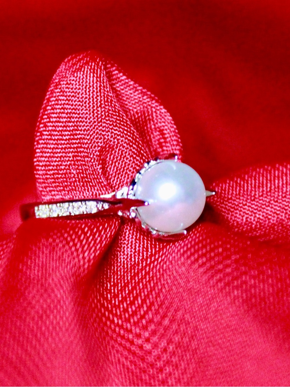 Vintage White Pearl Ring with Silver Band